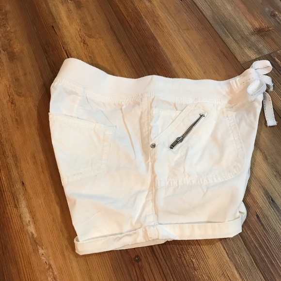 Girls Shorts - Picture 3 of 4